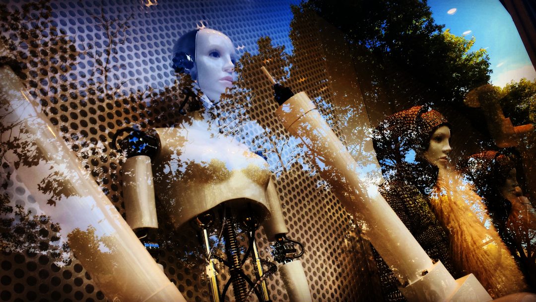 A robot mannequin in Paris.